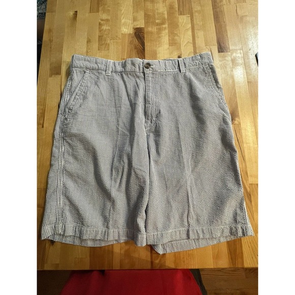 Izod Men s Seersucker Striped Shorts Flat Front Size 36